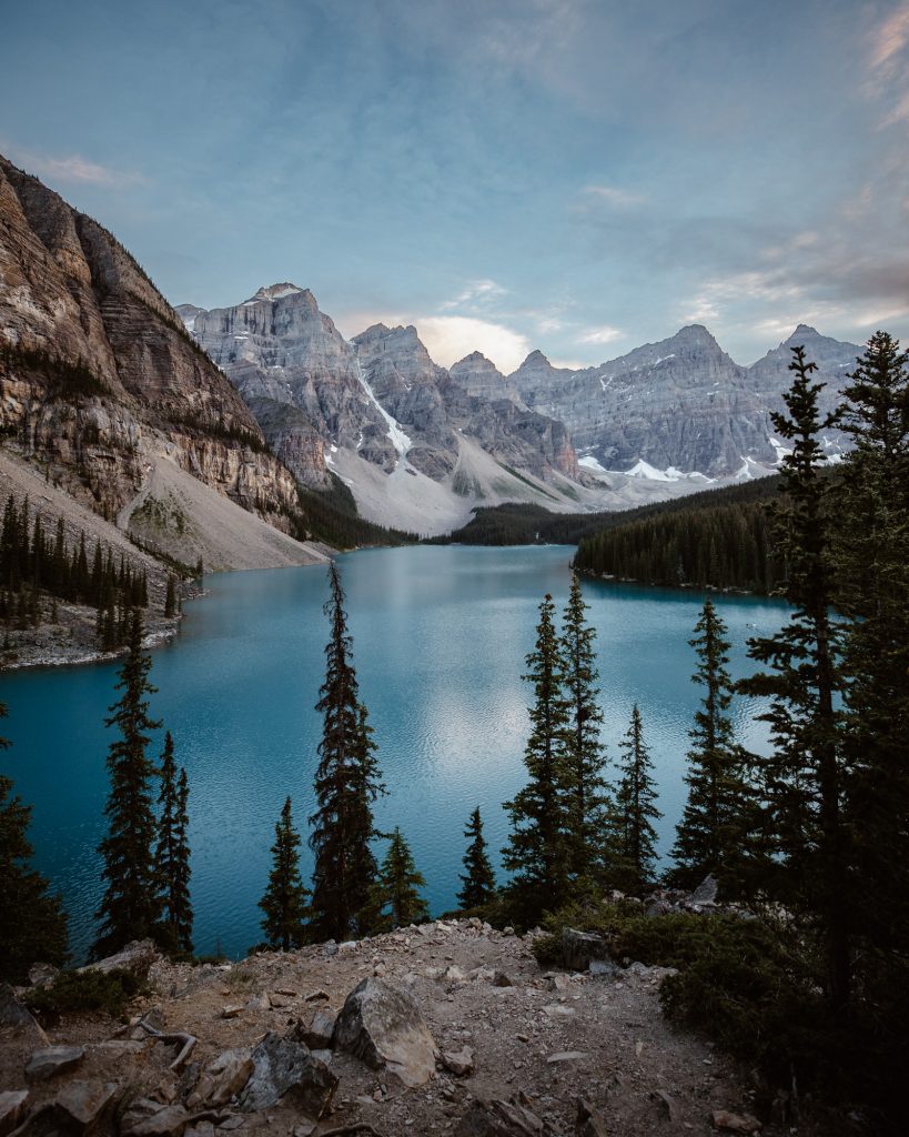 Elopement, small wedding at moraine lake, banff